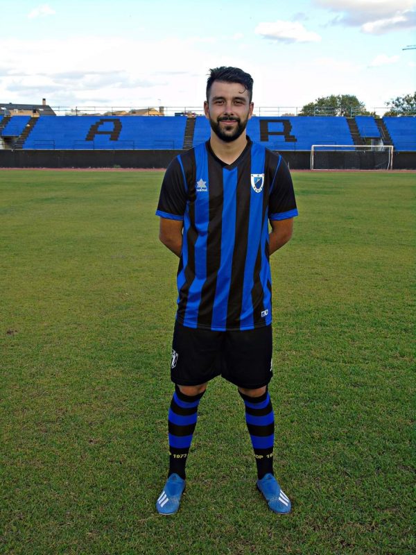 A.D. Parla Equipo, equipación y campo A. D. Parla